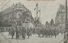 França, a festa de 14 de Julho de 1917 em Paris : [Guerra 1914-1918]. - [S.l. : s.n., 1917-18]. - 1 postal : p&b ; 9x14 cm