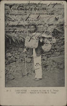 Cabo-Verde : indígena da icha [sic] de S. Thiago. - [S.l. : s.n., ca 1903]. - 1 postal : p&b ; 14x9 cm