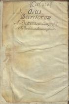 BARTHOLOMAEUS BRIXIENSIS, ?-1258<br/>Casus decretorum / a Bartholomeo brixiensi in melius reformati [1301-1325]. - [1] f. papel, [1], [90] f., [1] f. papel (2 colunas, 55 linhas) : pergaminho, il. color. ; 365x238 mm